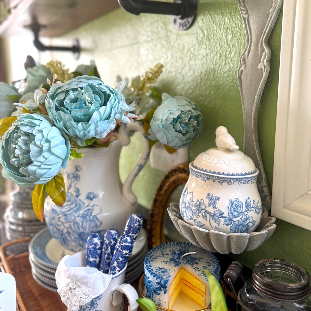 ❤️The Pioneer Woman Agatha Stoneware Sugar Bowl with Lid, Blue